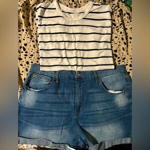 Women’s XL Summer Outfit Jean Shorts Size 19 Denim Black & White Striped T-shirt